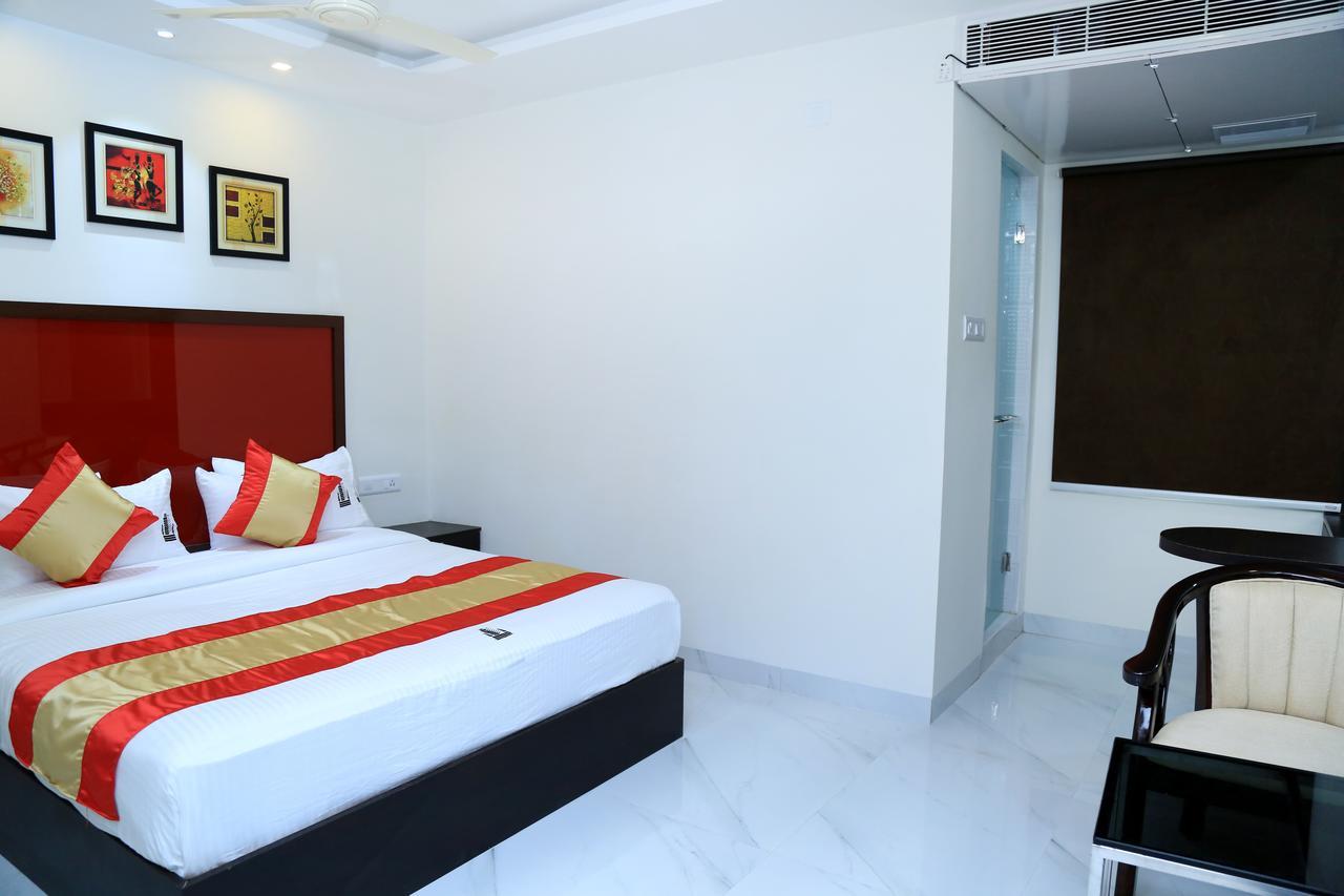 New Hotel Executive Inn Vidzsajavádá Kültér fotó