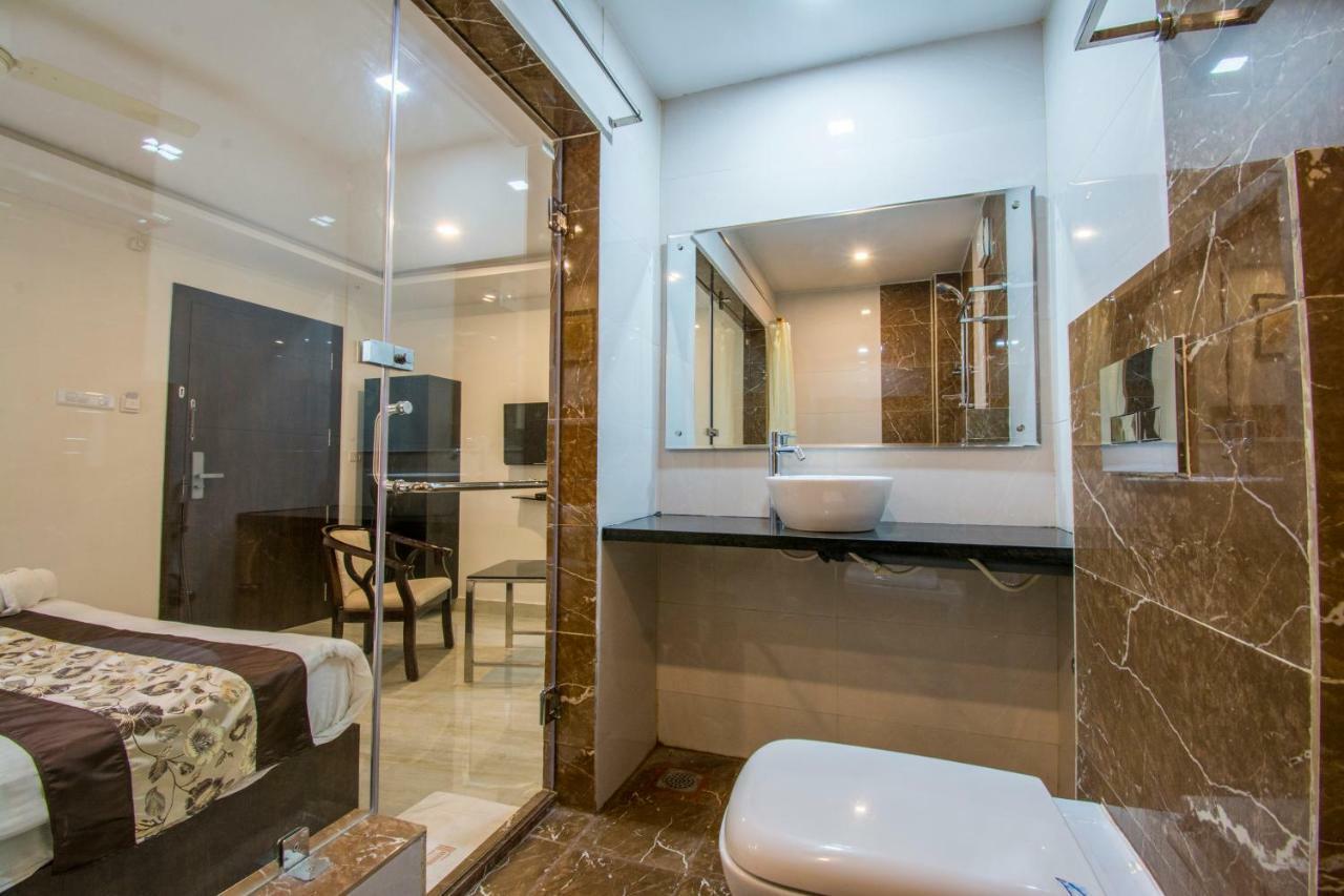 New Hotel Executive Inn Vidzsajavádá Kültér fotó